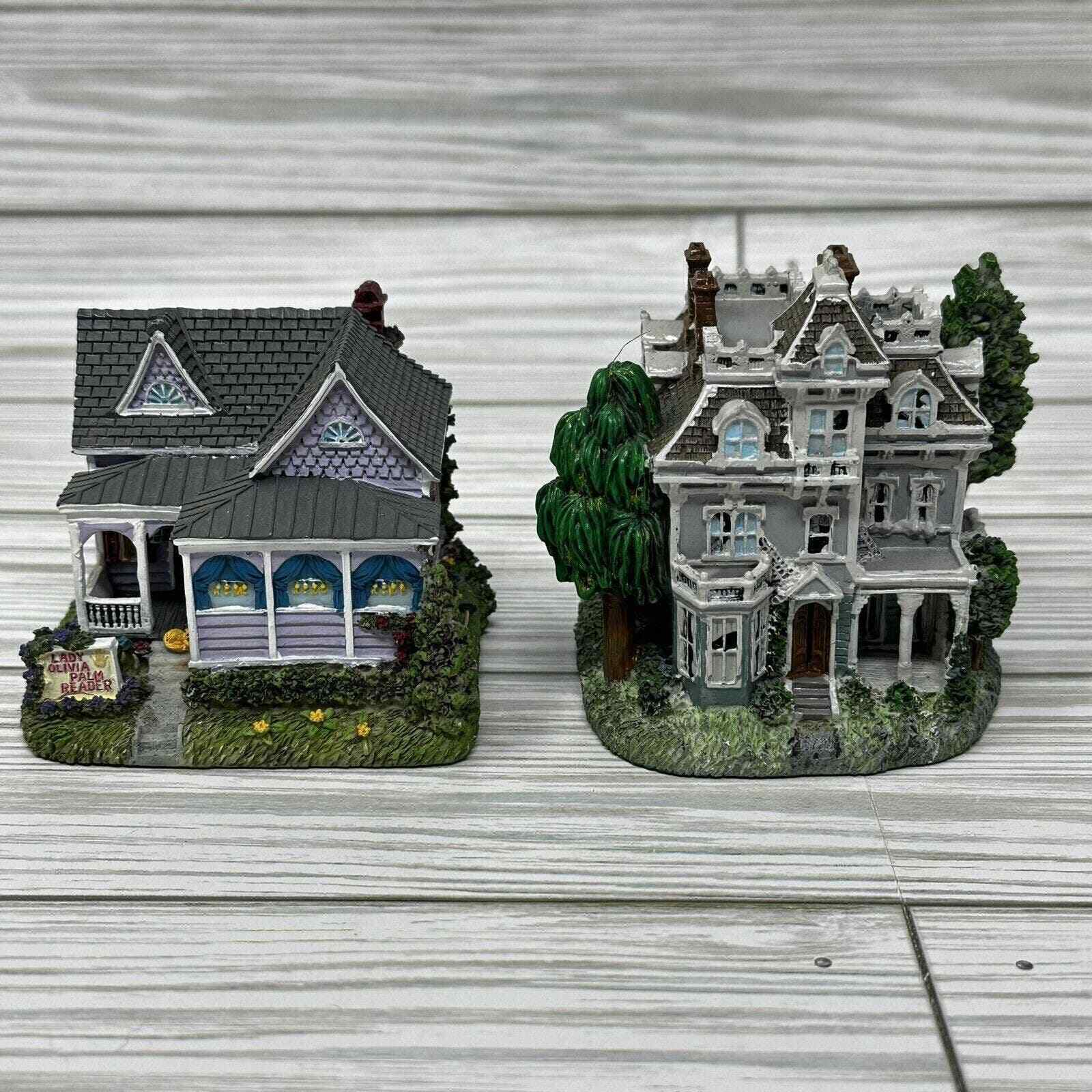 Liberty Falls Haunted House AH227 Palm Reader\'s Cottage AH234 2001 Mini Building