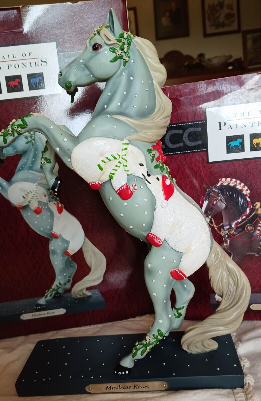 trail of painted ponies figurine Mistletoe Kisses 1E/0999