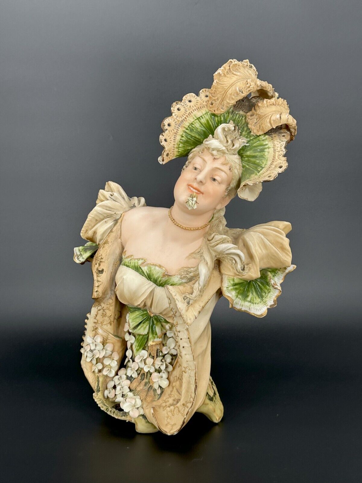 Beautiful porcelain Lady Bust