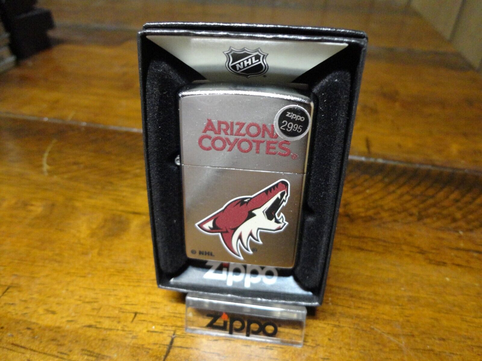 ARIZONA COYOTES NHL OUT OF PRINT ZIPPO LIGHTER MINT IN BOX