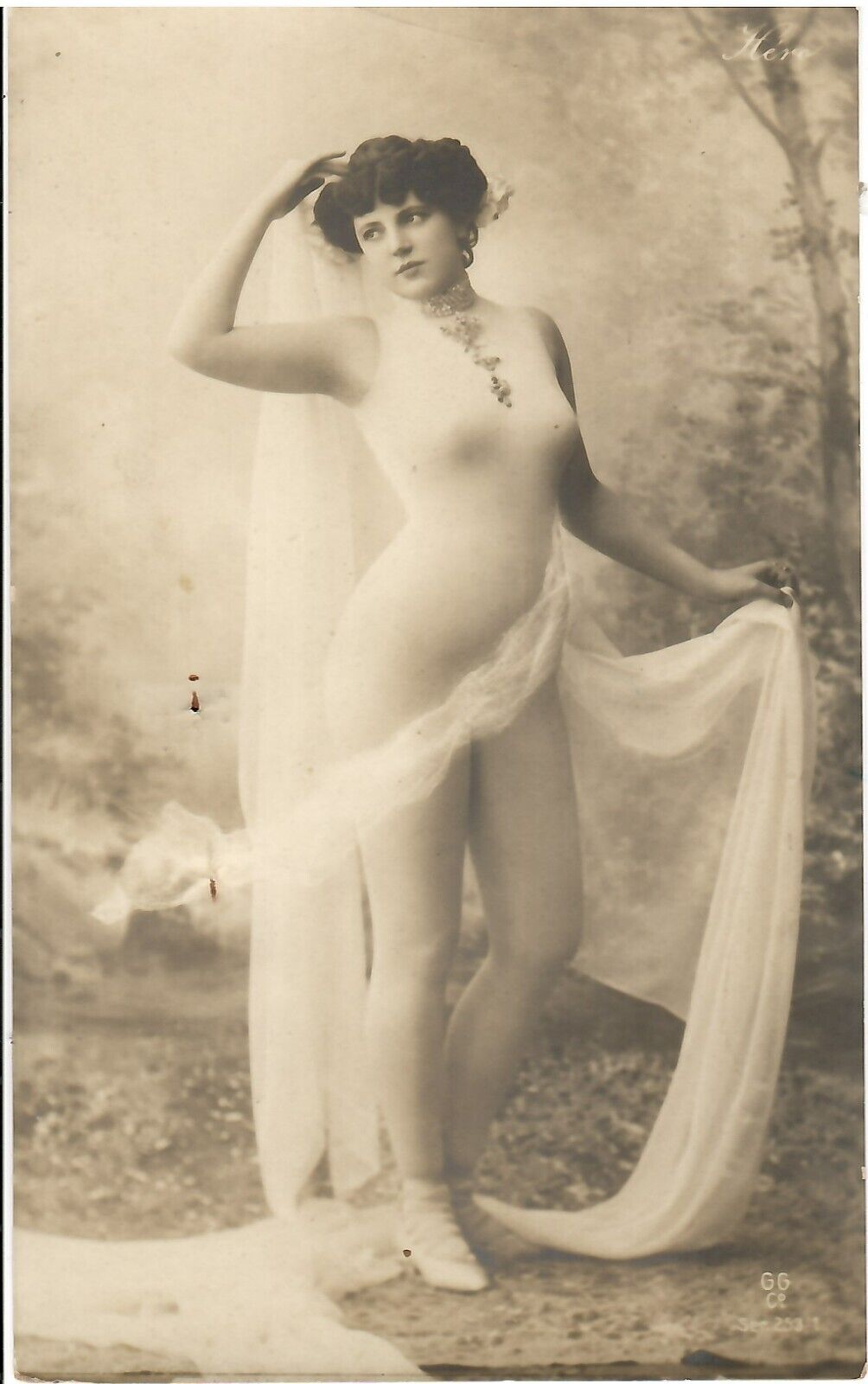 Early 1900\'s RPPC Postcard ~ Lovely Model Wearing a Full Body Cover ~ Unposted