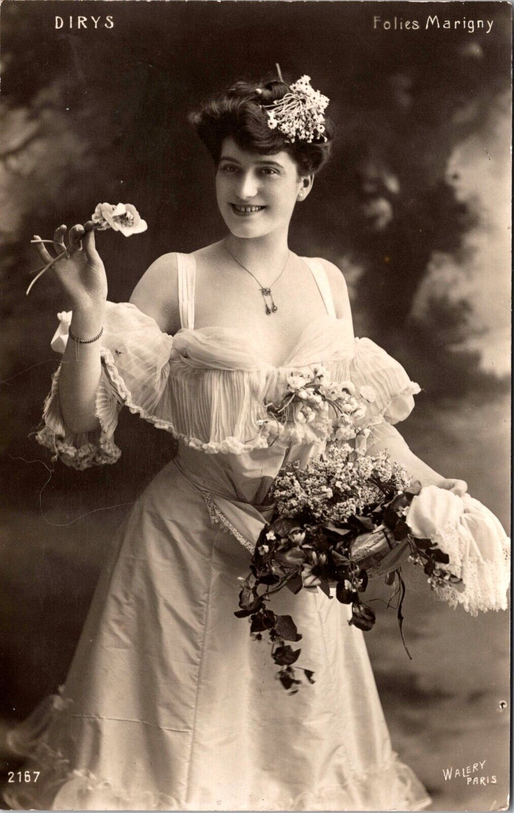 JANE DIRYS : FRENCH ACTRESS : PHOTO BY WALERY : FOLIES MARIGNY  : RPPC : (1906)