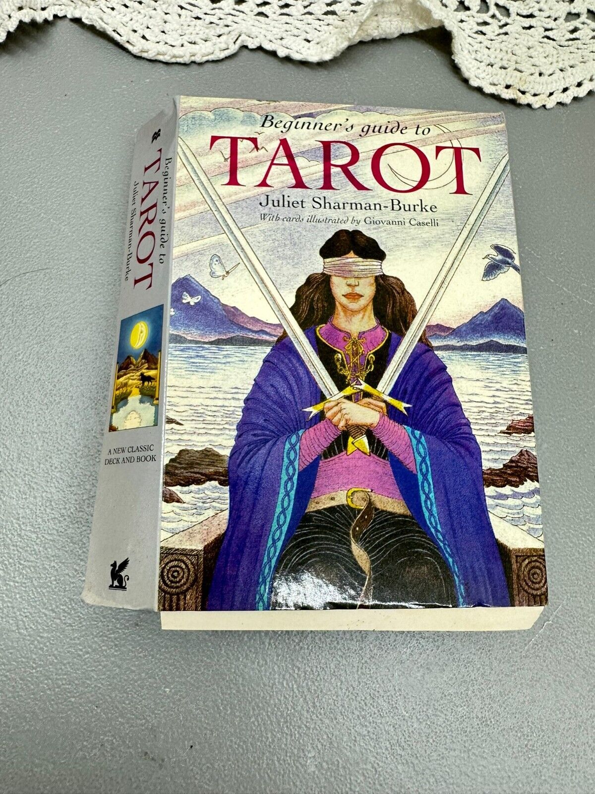 2001 Beginner's Guide to Tarot by Sharman-Burke, Juliet