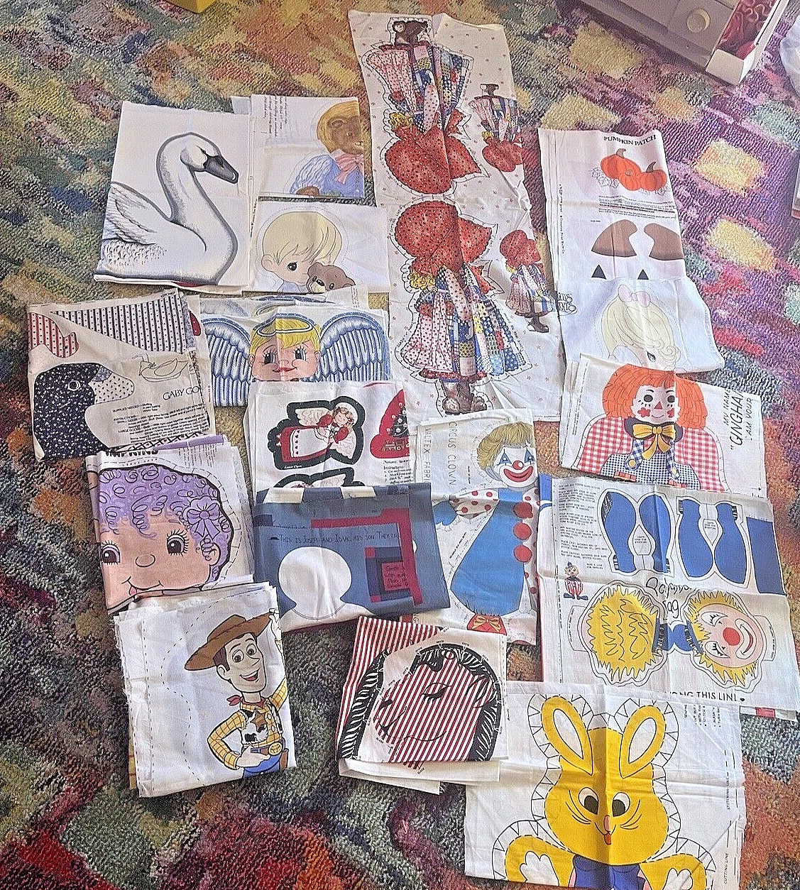 17 vintage cut sew fabric panels lot Holly Hobbie teddy bear clowns Christmas ++