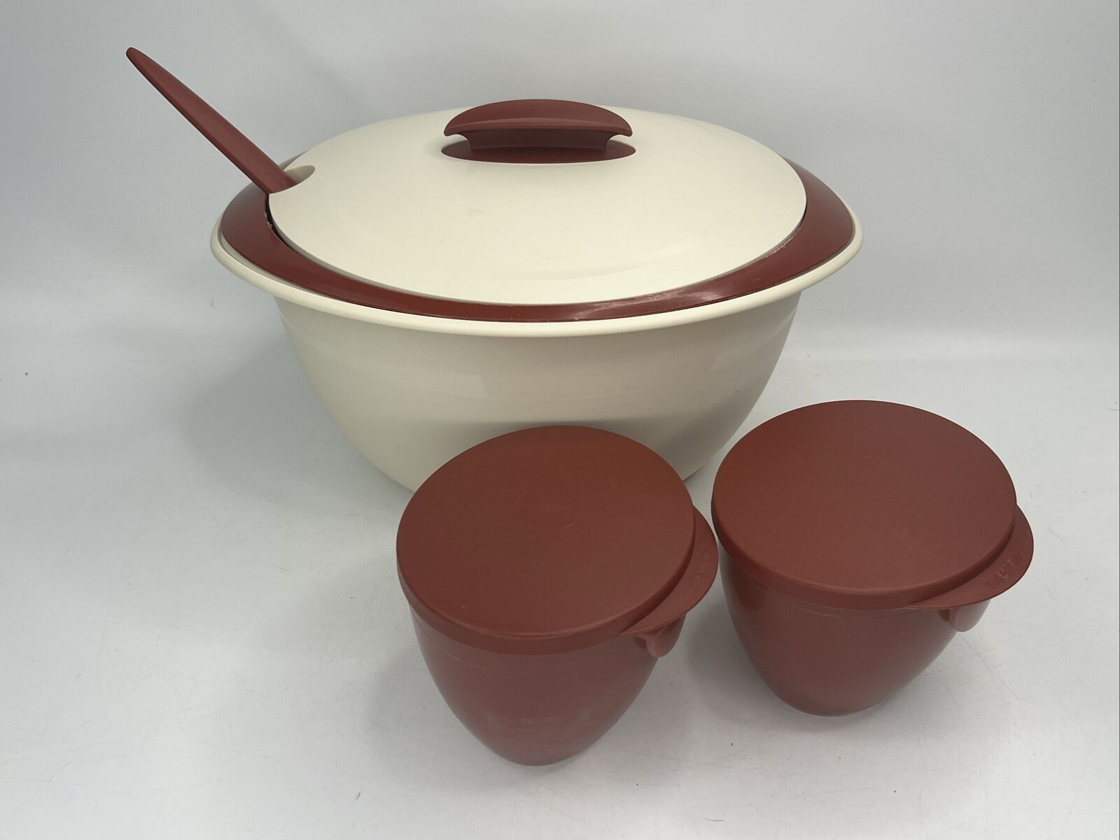 Tupperware Casserole #4995 A dish with bowls 4626 A-1
