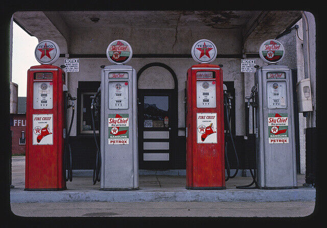 Four Texaco pumps Red Star Filling Station Marietta Ohio 1980s Old Photo