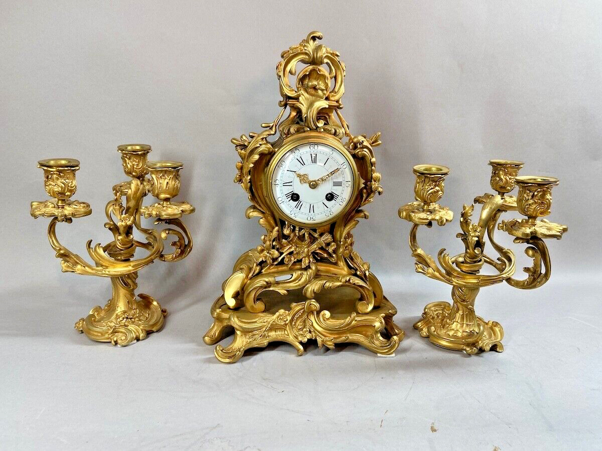 Antique French Louis XV Bronze Chimney Clock Set with Candelabras (1860-1880)