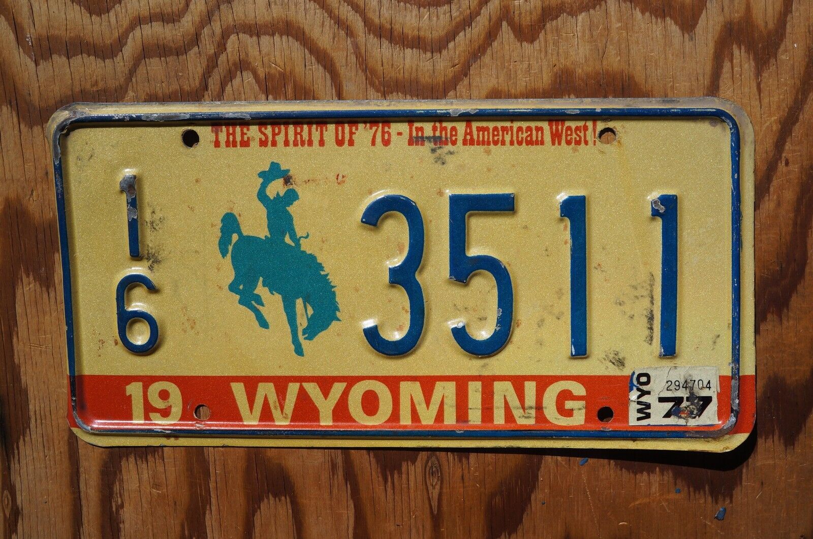 1976 1977 Wyoming BICENTENNIAL License Plate # 16 - 3511