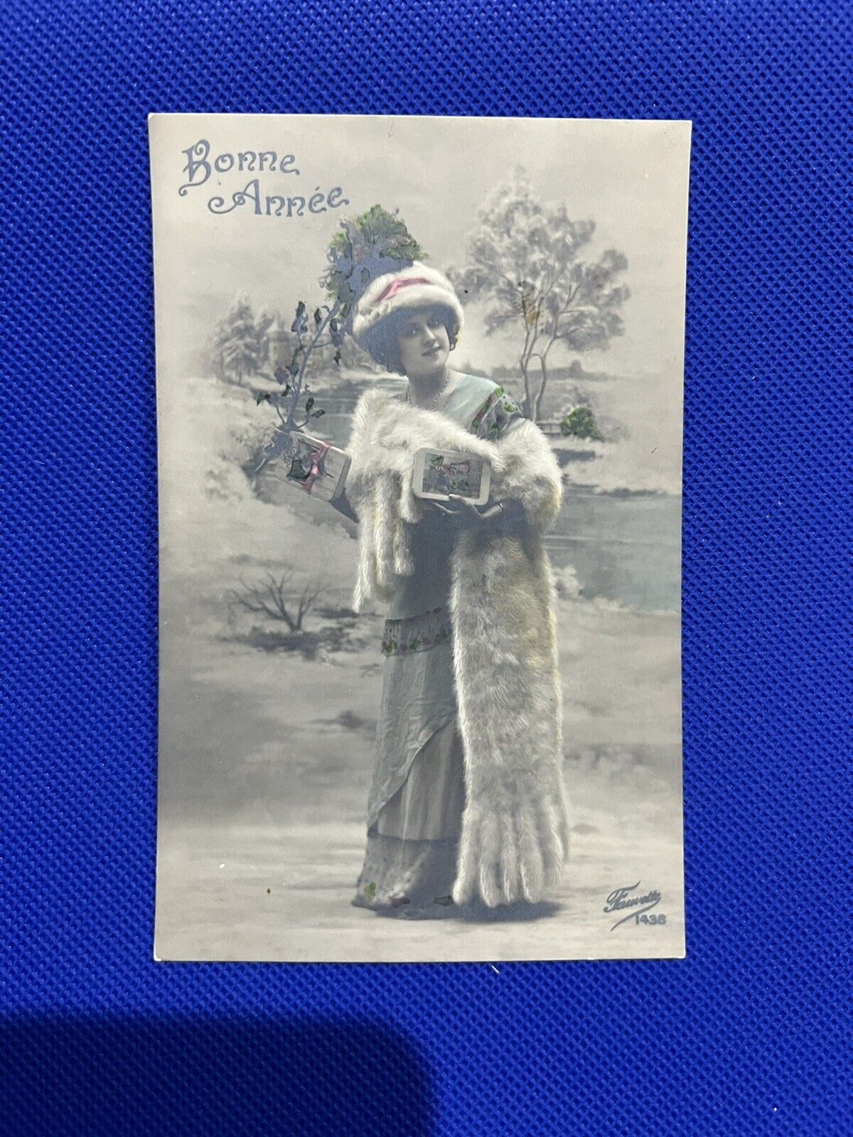 Vintage postcard Pretty Lady Fashion c1929 French Happy New Year