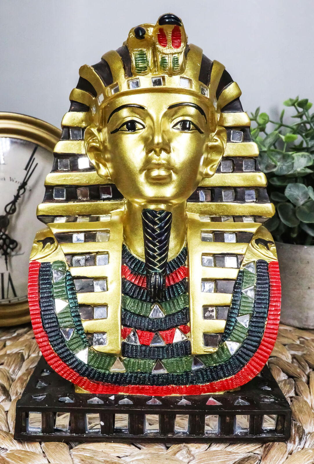 Golden Mask of King Tut Statue 8