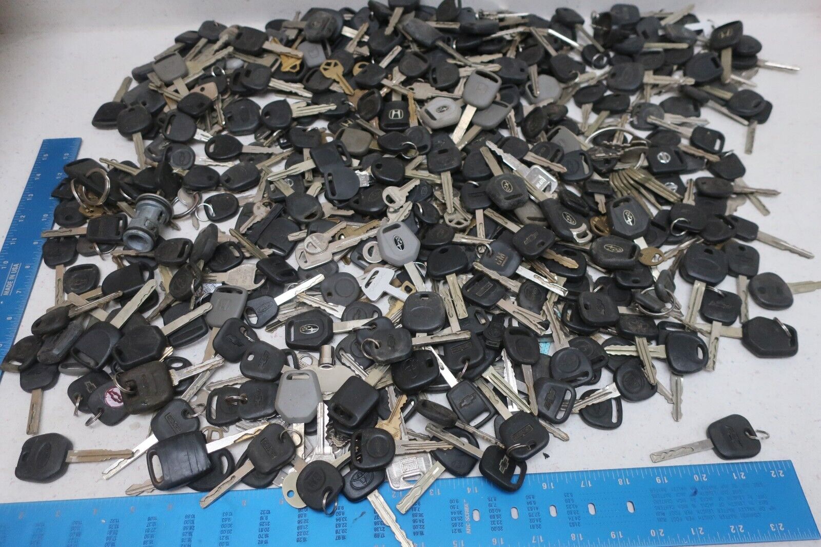 Cut Car Keys Chip Transponder Safe Lock Craft Bulk Huge 16 Lb Mixed Lot (2407)