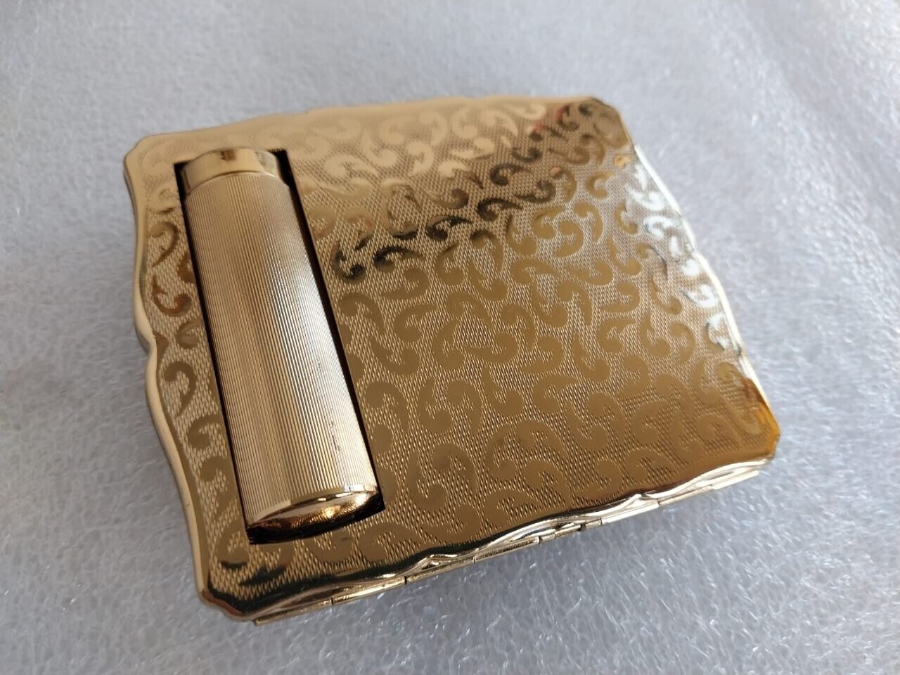 Vintage Stratton Powder Compact NEW OLD STOCK Lipstick holder Gold plated bo