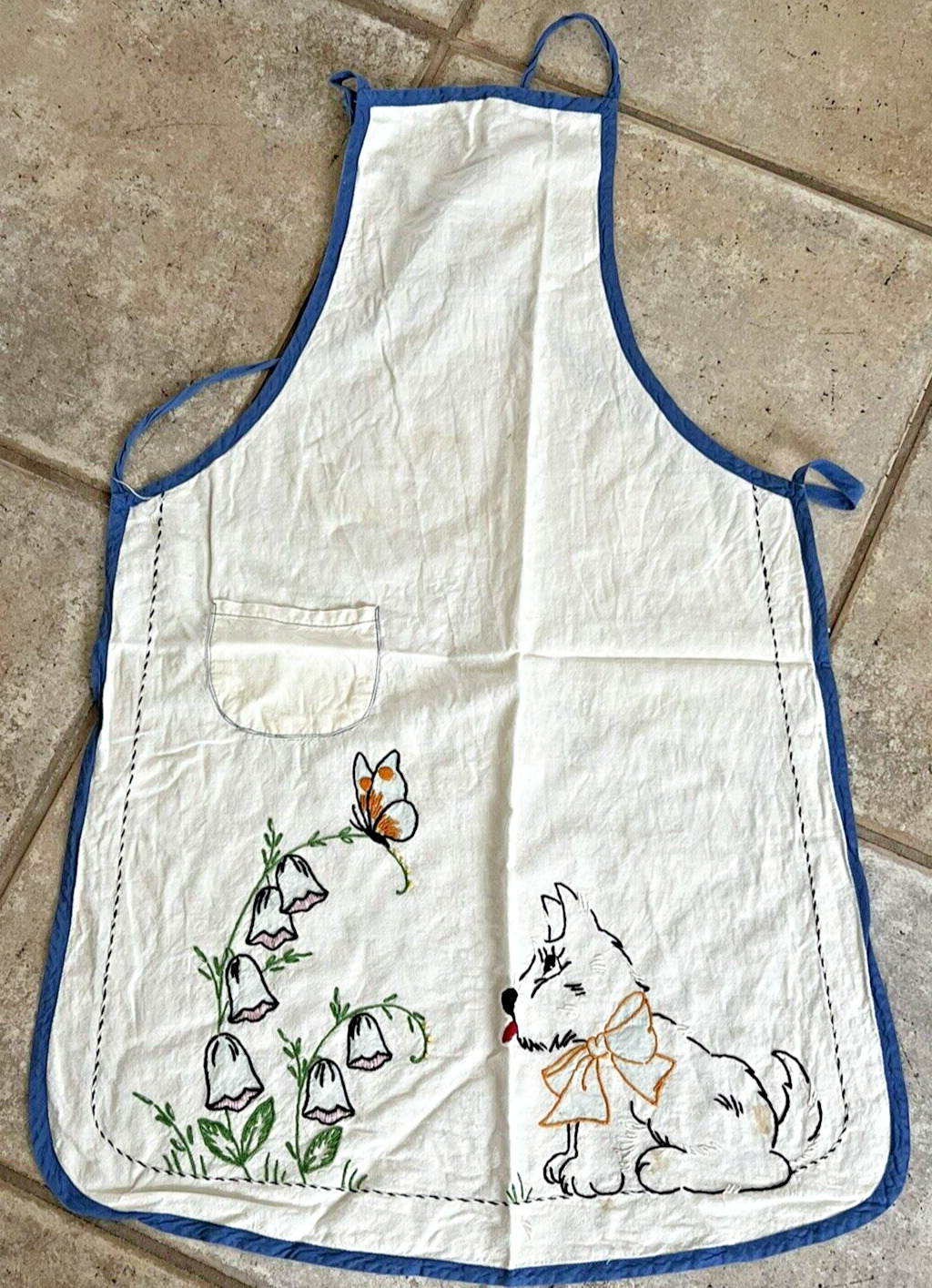 Vintage 1940s Hand Embroidered Bib Apron - Scottie / Westie Dog and Flowers