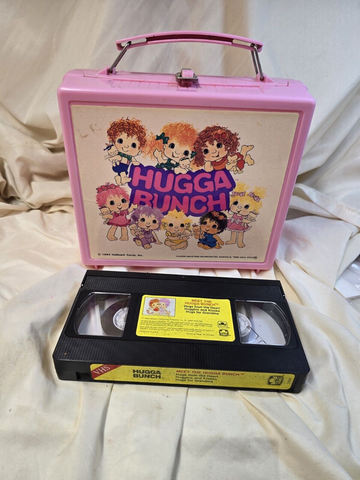 Vintage 1984 Hugga Bunch Lunchbox & VHS Hallmark Cards Aladdin Inc.