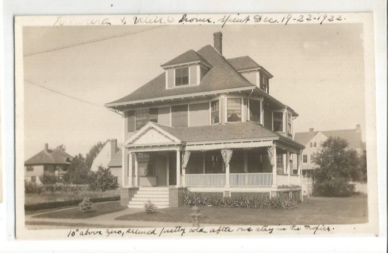 RPPC  RHODE ISLAND HOME OF HOWARD & NELLIE 1922 PROVIDENCE