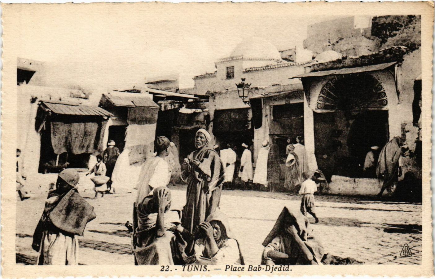 CPA AK TUNISIA Place Bab Djedid (1009912)