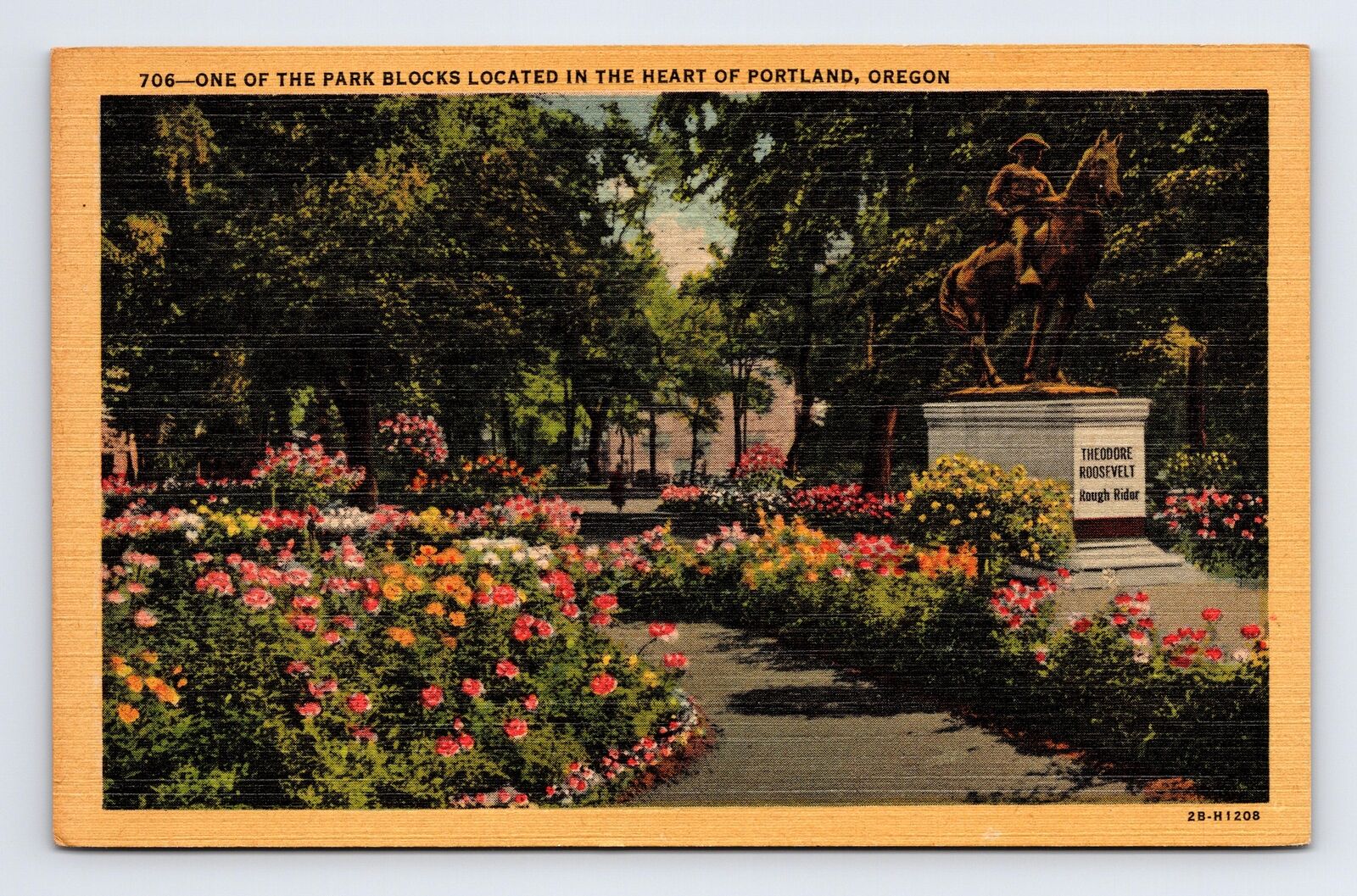 c1942 Linen Postcard Portland OR Oregon Park Blocks Flowers Roosevelt Statue