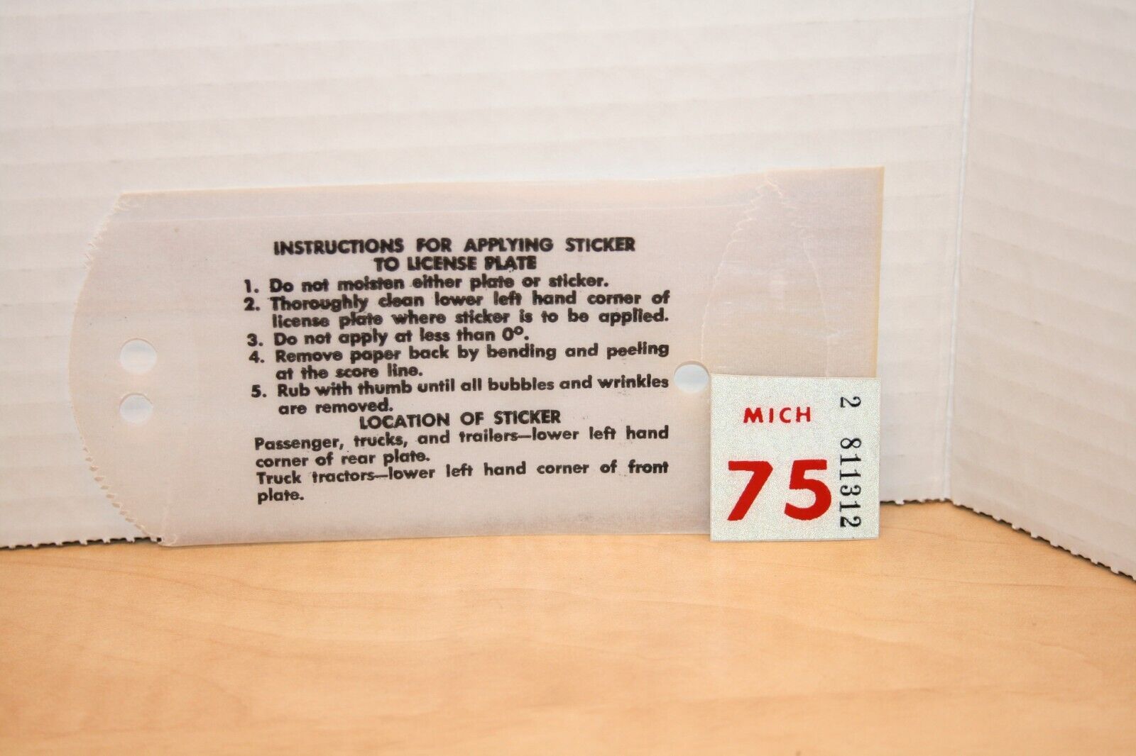 1975 MICHIGAN - LICENSE PLATE DECAL/STICKER -NOS - ORIGINAL - $1.50 ship to NA