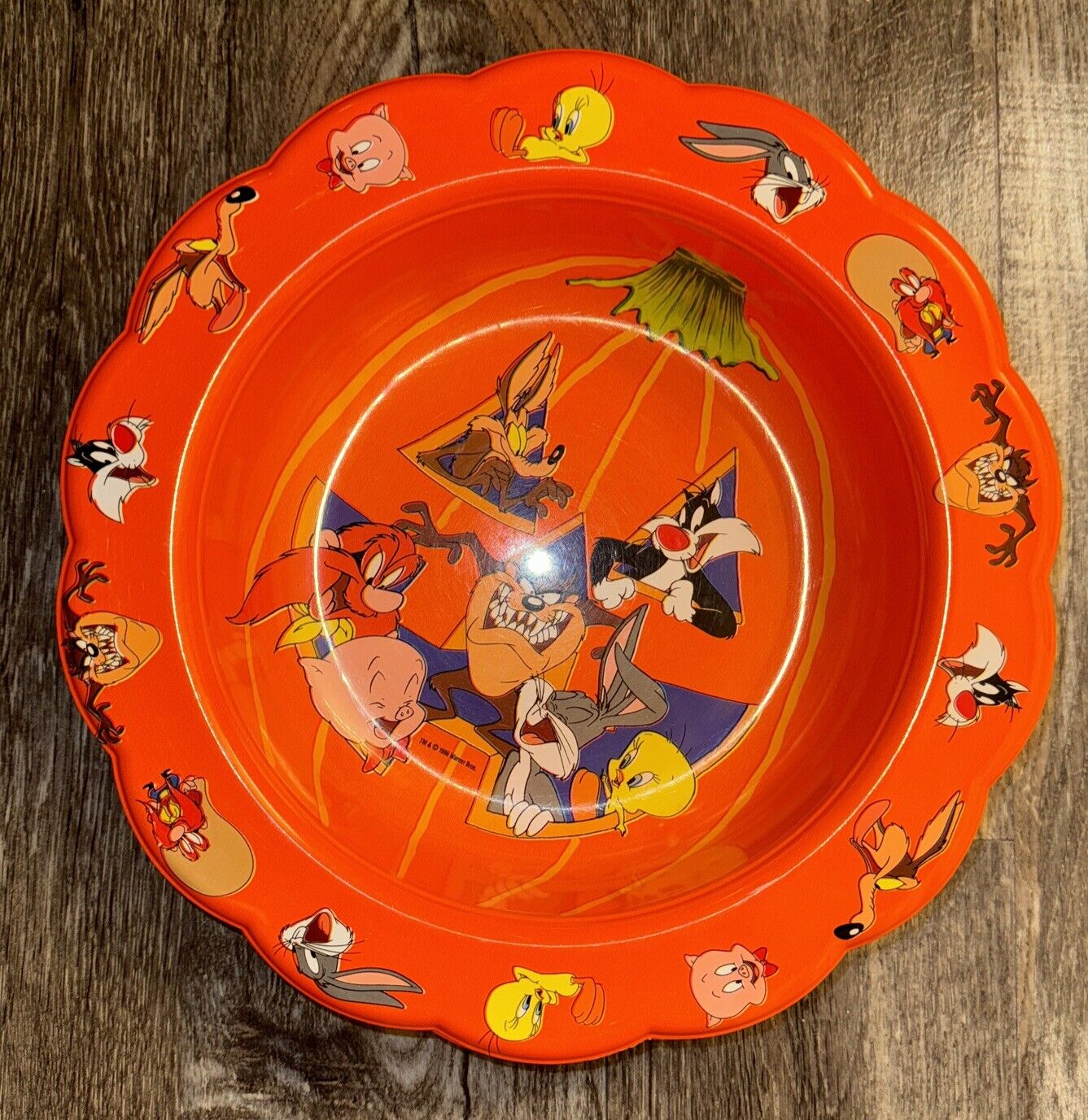 Vtg 1996 Looney Tunes Plastic Trick or Treat Candy Bowl Halloween 90’s Nineties