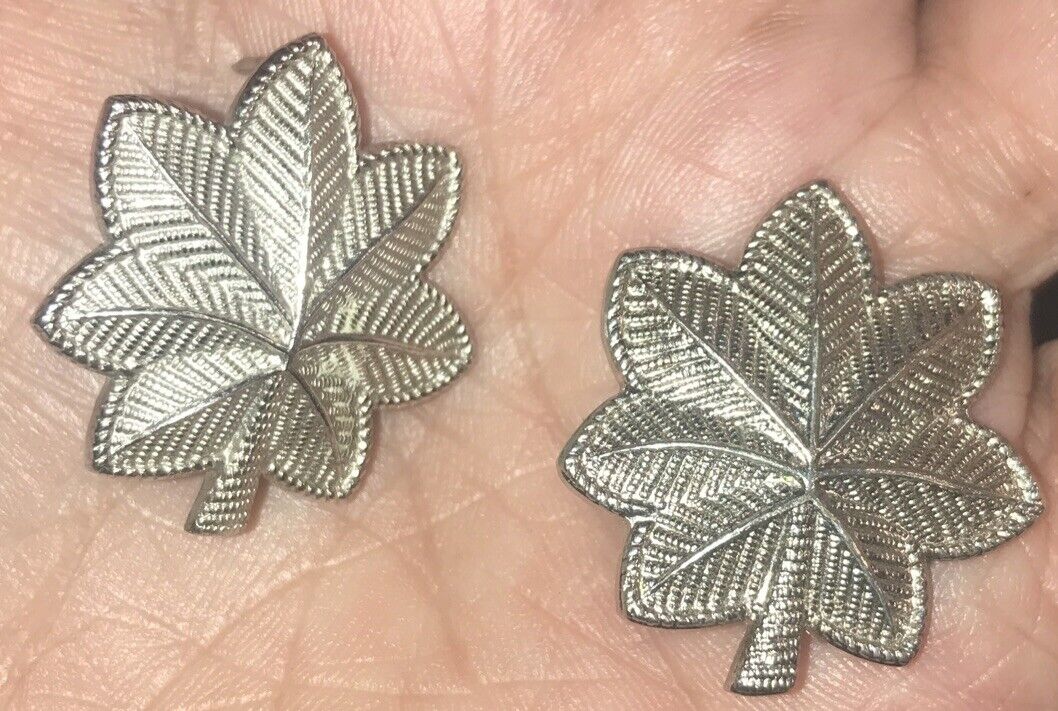 2 Vintage LT LIEUTENANT COLONEL INSIGNIA Oak Leaf Pins 1/10 SIL FILLED V21 Meyer