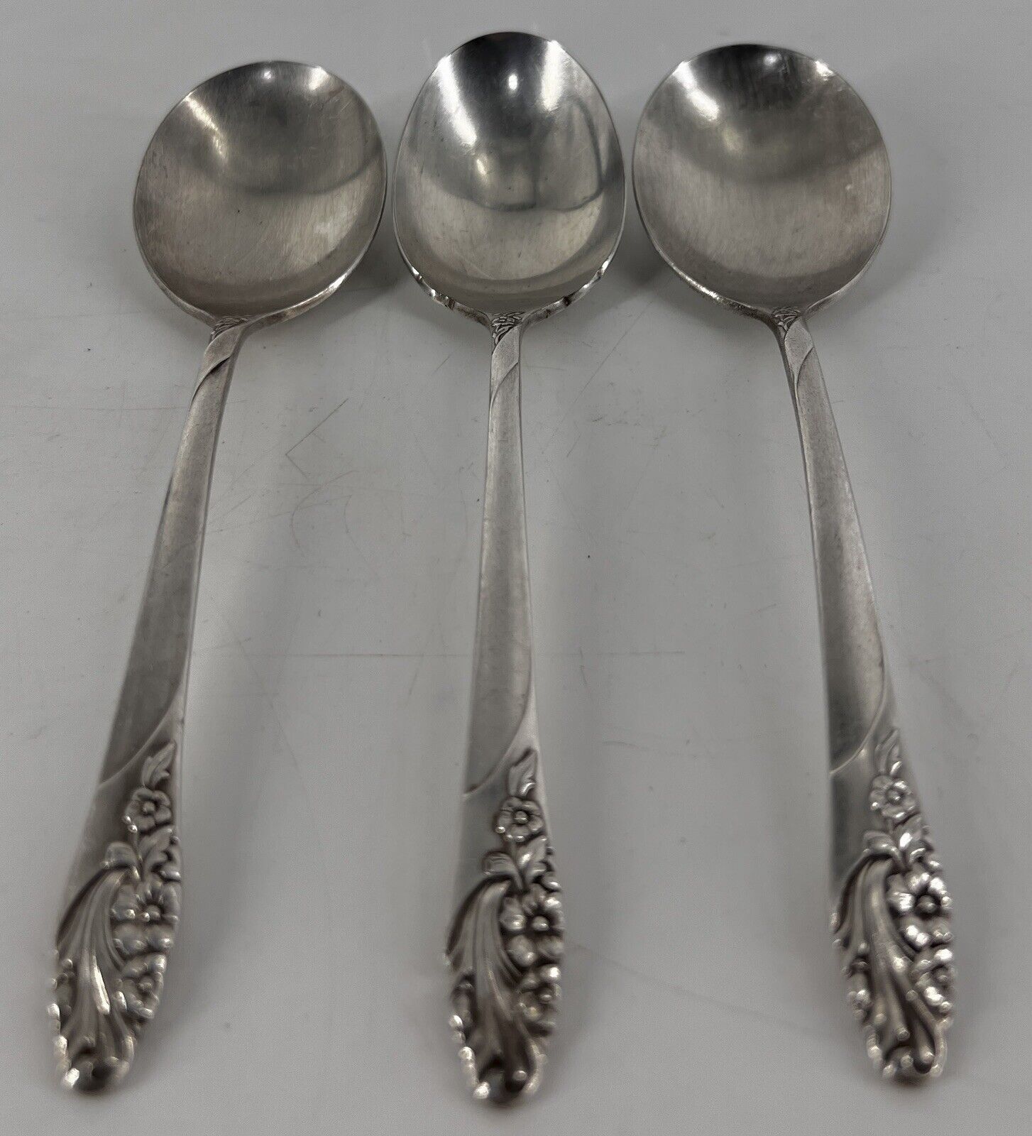 Oneida Community Silverplate Evening Star Soup Spoons  6 1/8  Set of 3