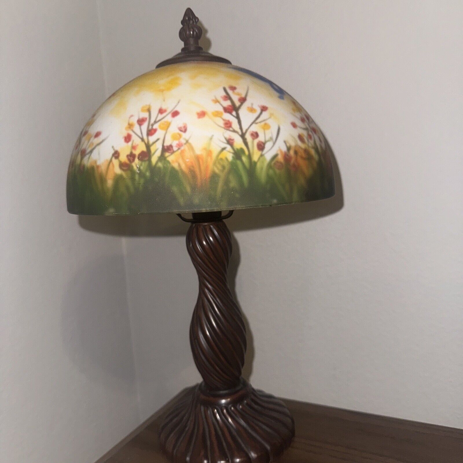 ONE Vintage 13” Table Lamp Butterflies Frosted Art Glass Bronze Base Hurricane
