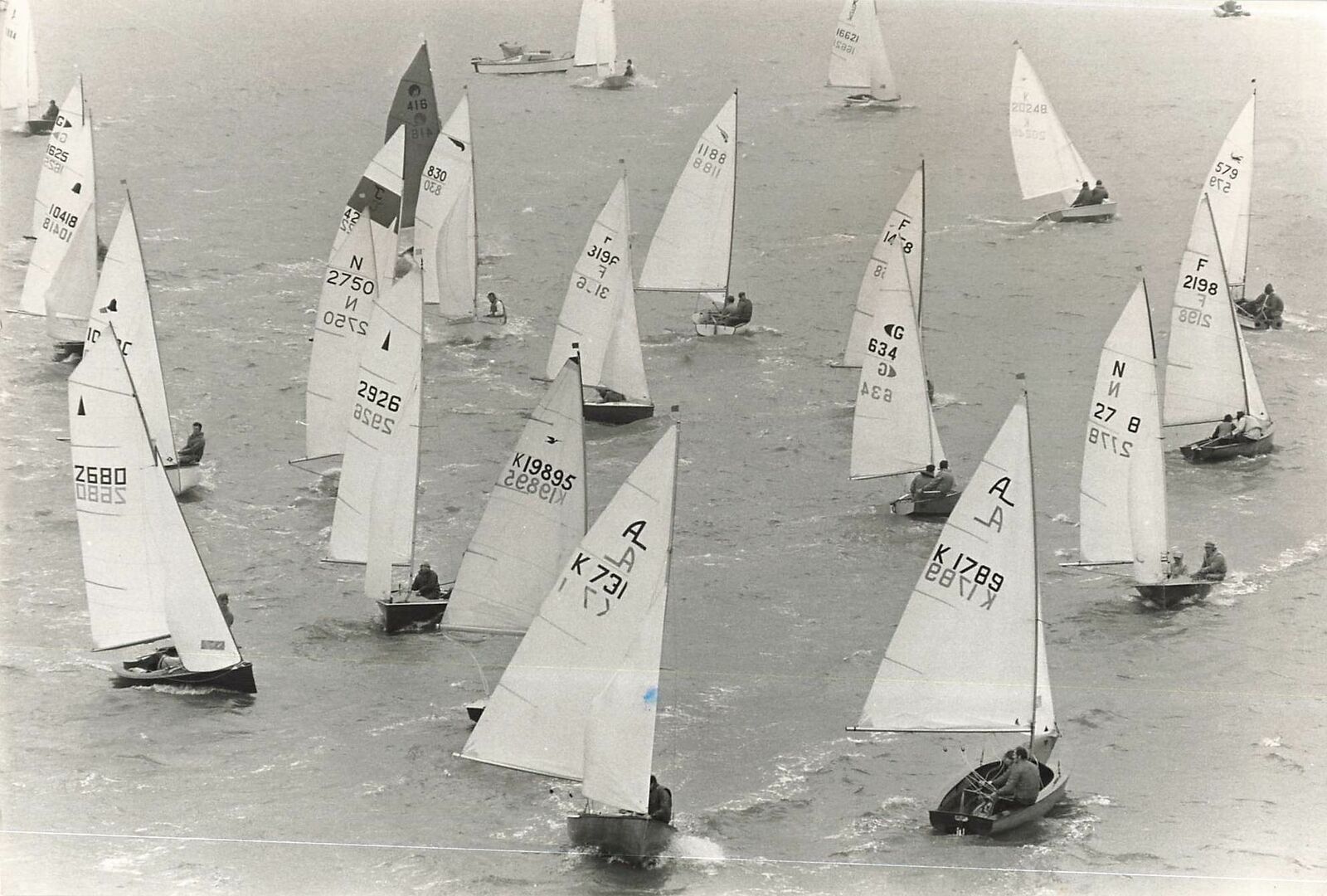 1975 Press Photo Dinghies Sailboats Royal Corinthian Yacht Club Icicle Race kg