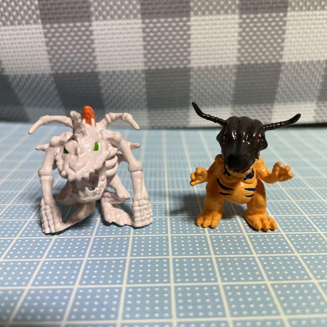 Figure Digimon Greymon Skullgreymon Capsule  Set