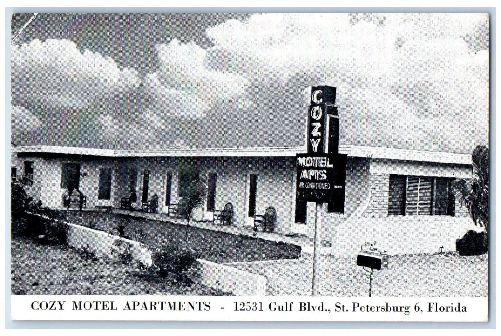 c1950\'s Cozy Motel Apartments St. Petersburg Florida FL Vintage Postcard