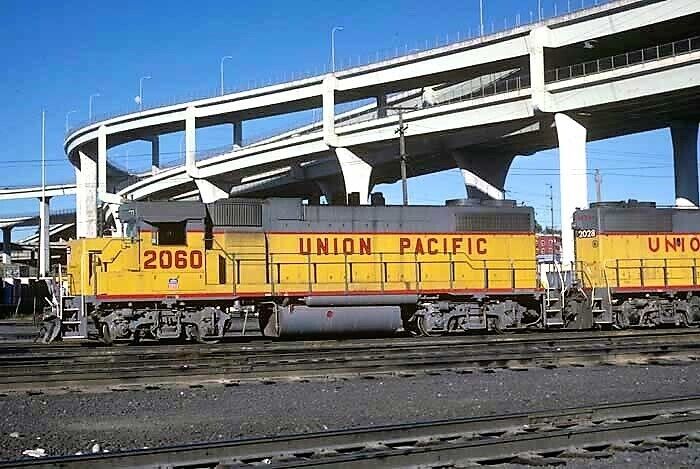 UP 2060 @ PORTLAND, OR_SEPT 1987__ORIGINAL TRAIN SLIDE