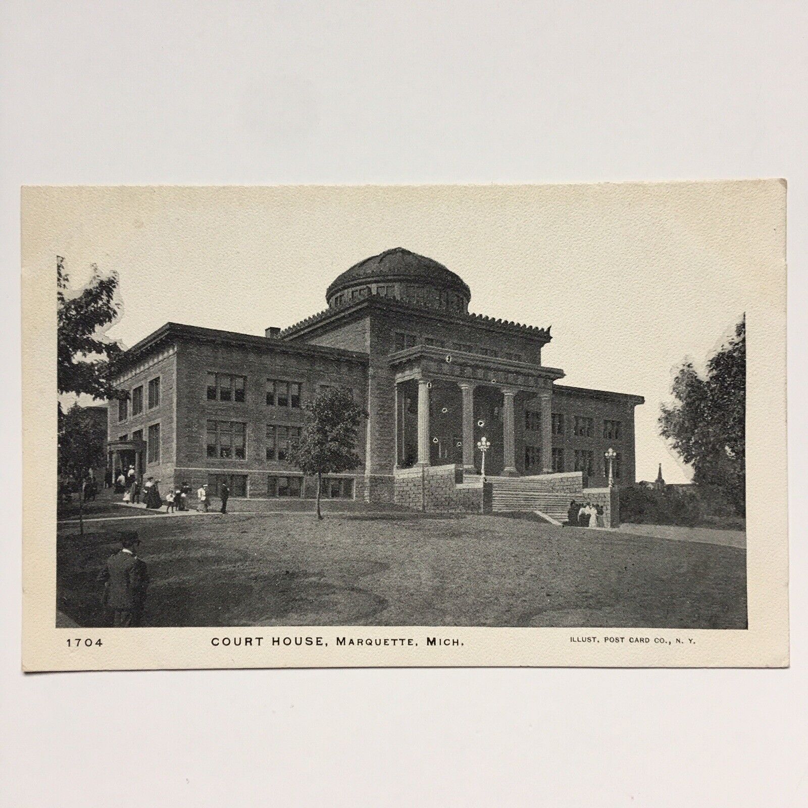 Court House Of Marquette MI - Unposted - Vintage Michigan Postcard