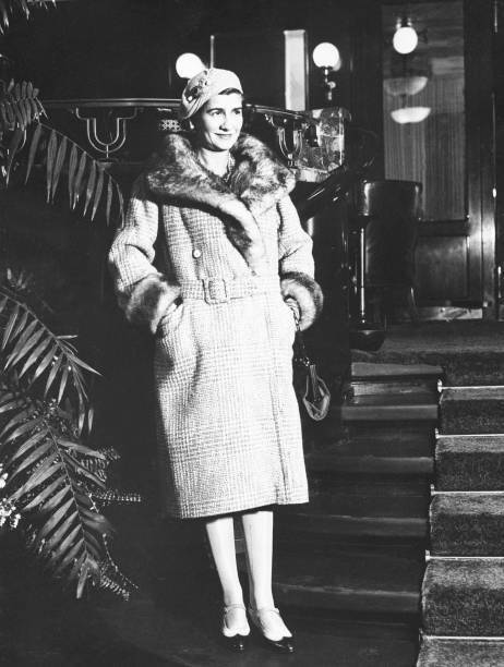 The French fashion designer Gabrielle CHANEL posing New York a- 1931 Old Photo