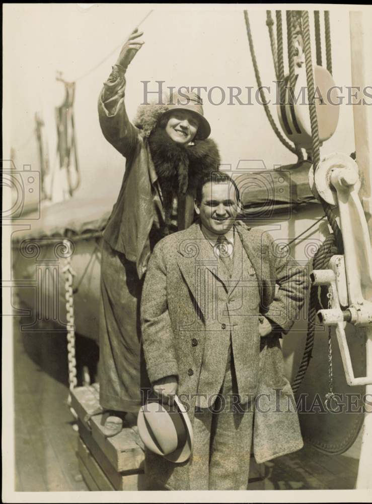 1923 Press Photo Opera singer Mario Chamlee aboard the S.S. France - kfa56923