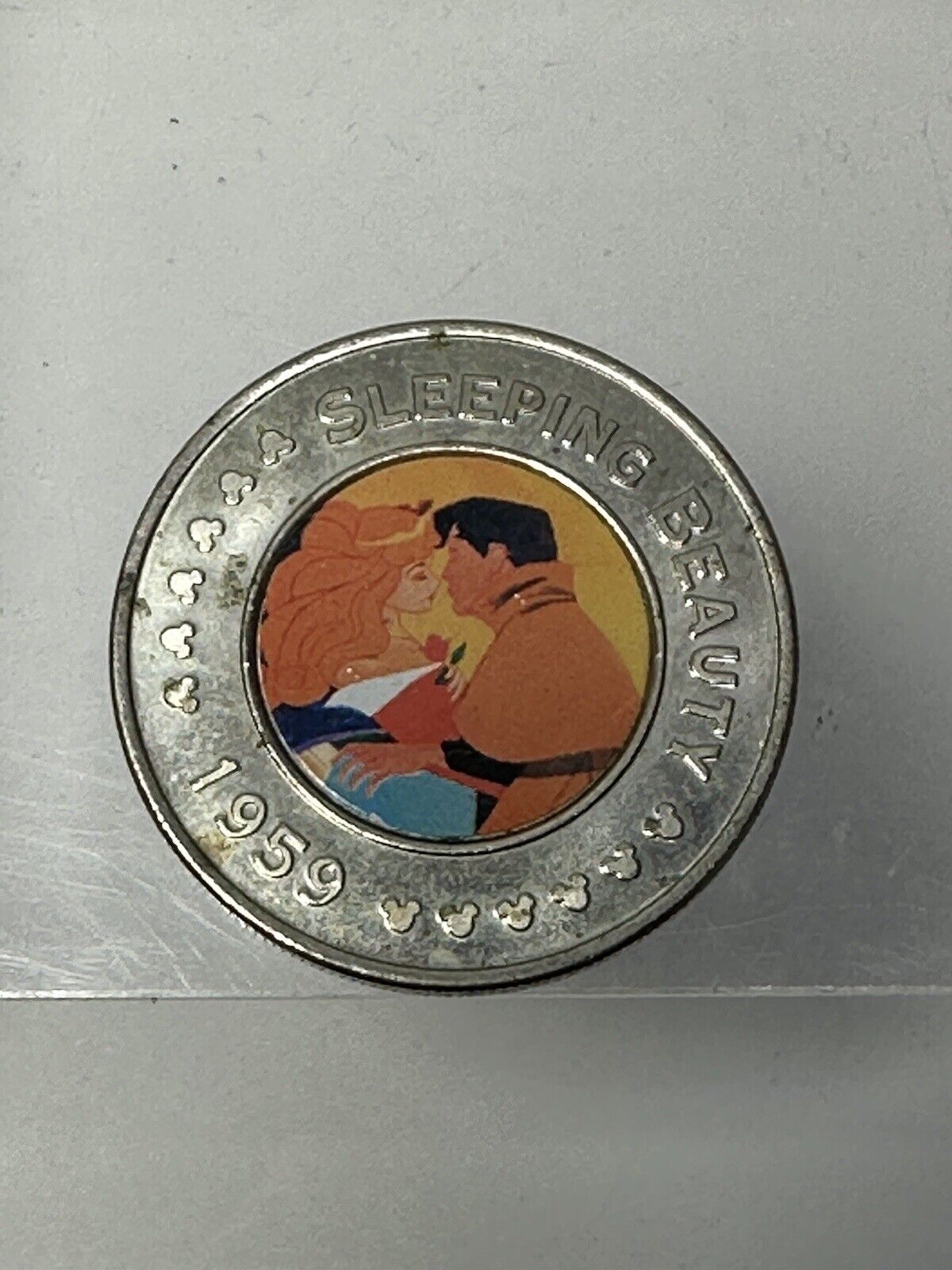2000 The Walt Disney Store Decades Coin SLEEPING BEAUTY VINTAGE