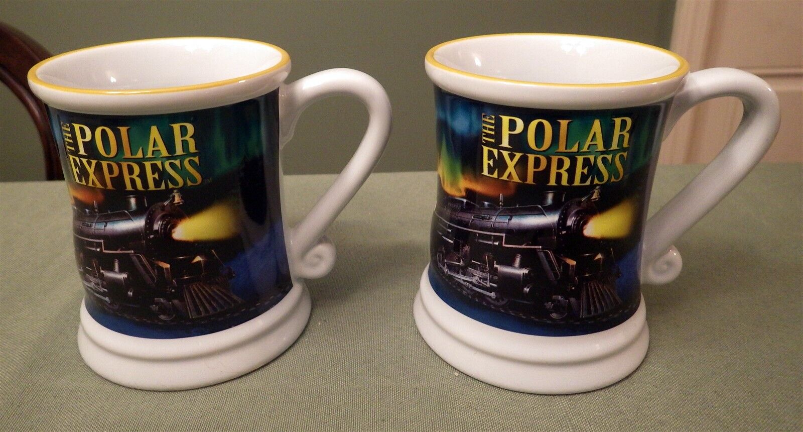 NEW The Polar Express Set of 2 Coffee Hot Chocolate Mugs ~ Warner Brothers 2023