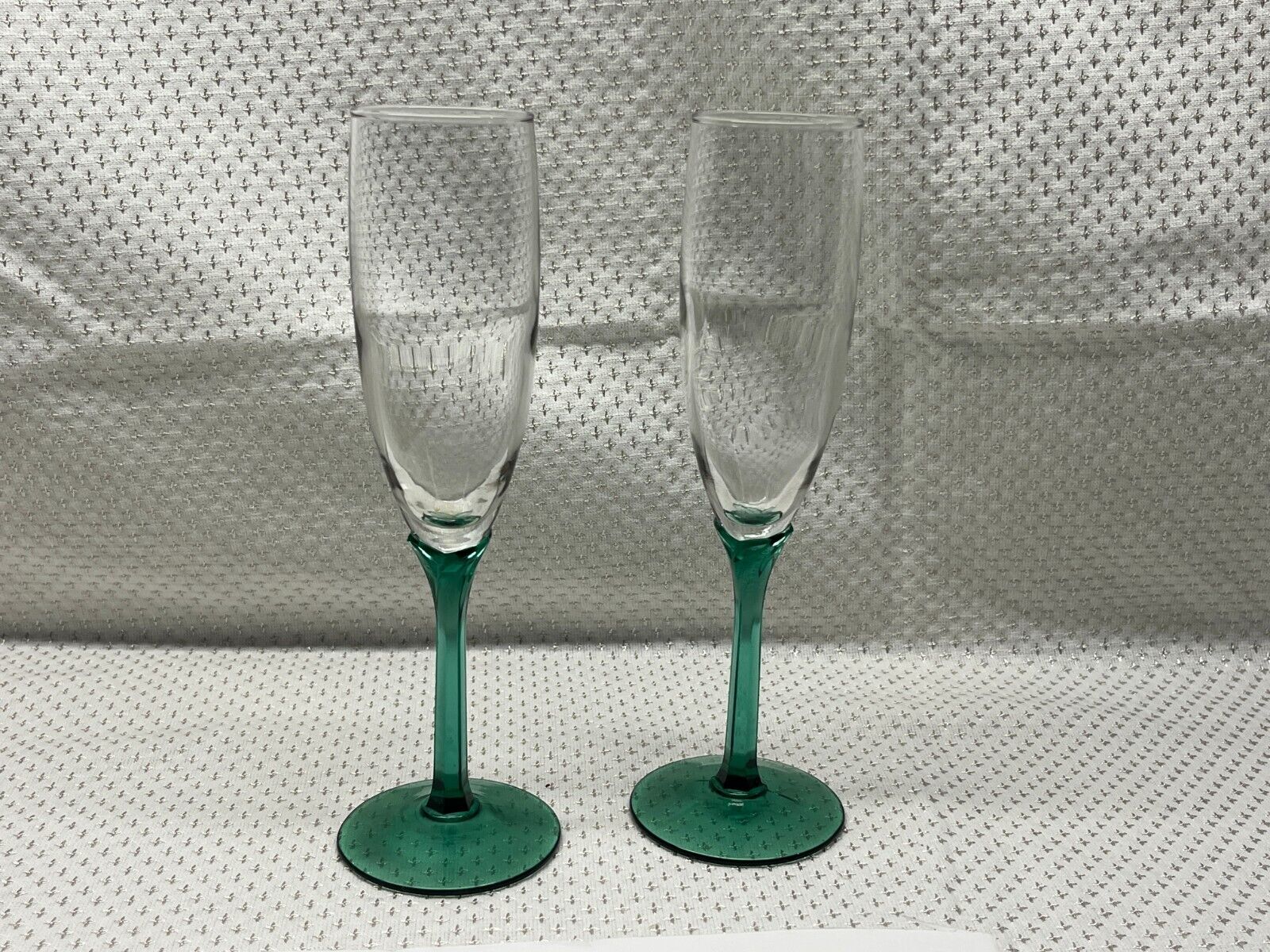 Two (2) Libbey Domaine Juniper Green Petal Stem Champagne Clear Flute Glasses
