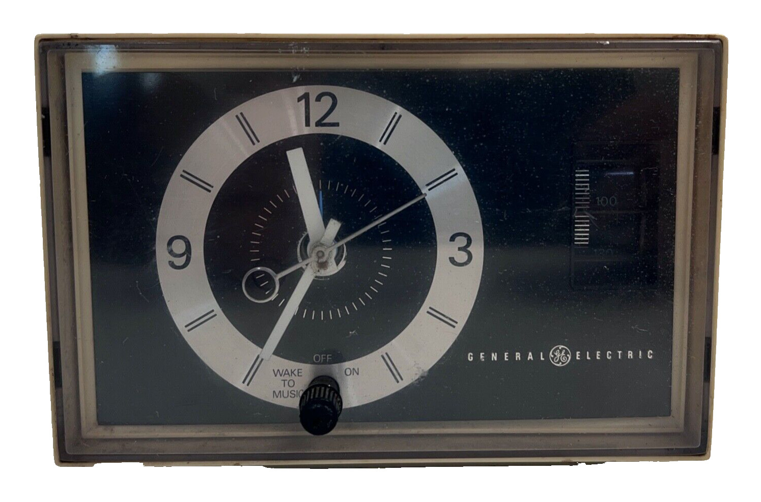 Vintage General Electric GE Mid-Century AM Radio Alarm Clock Model C1400A Beige
