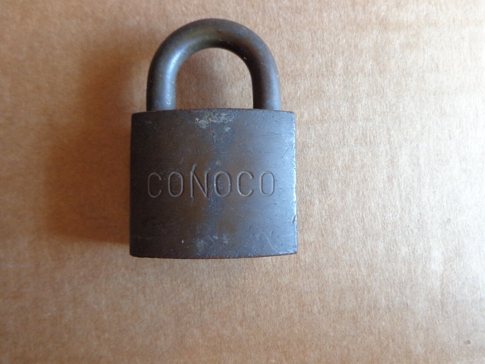 CONOCO BRASS PADLOCK no key.