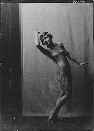 Florence Noyes dancers,performances,nudes,women,fabrics,b,Arnold Genthe,1915