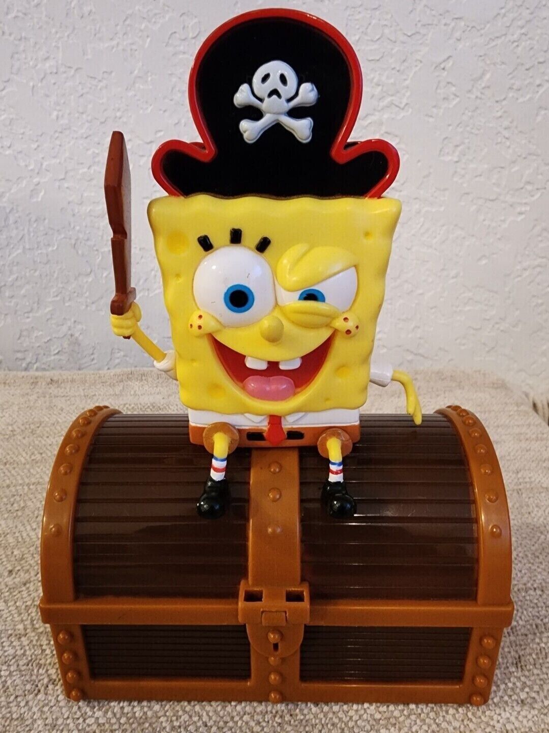 Vintage 2007 Spongebob Square Pants Pirate Treasure Chest Box Bank Imperial