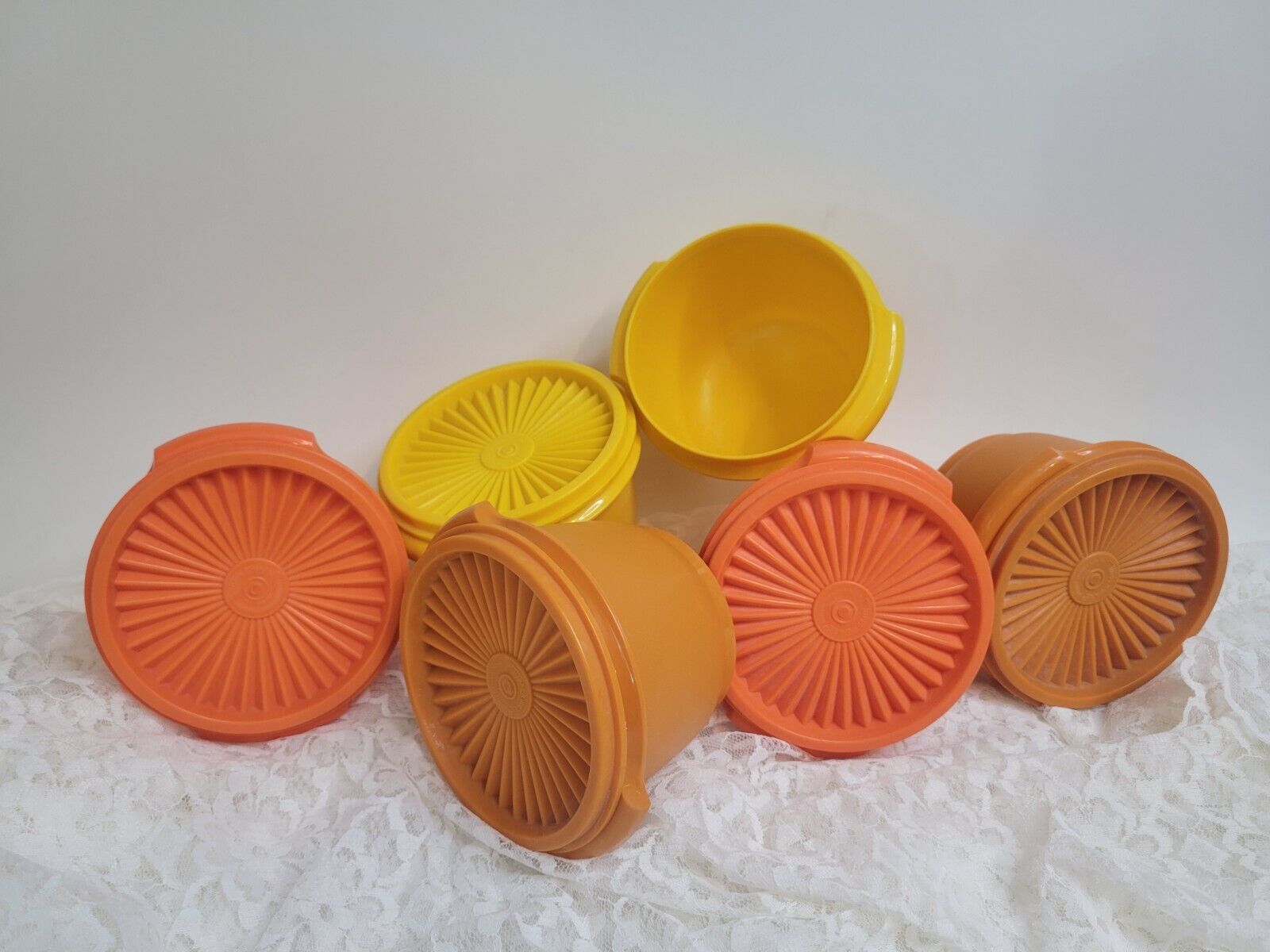 6 Vintage Tupperware Bowls with 5 Lids Yellow Orange - 1 LID MISSING  886-21