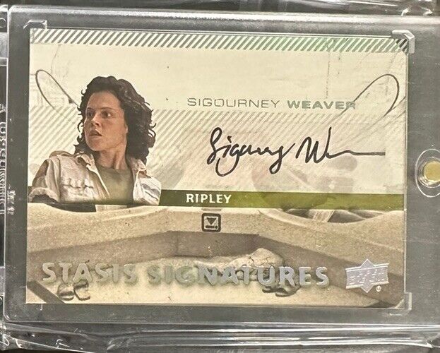 Sigourney Weaver 2017 Alien Stasis Signatures Autograph Auto RARE Aliens Movie