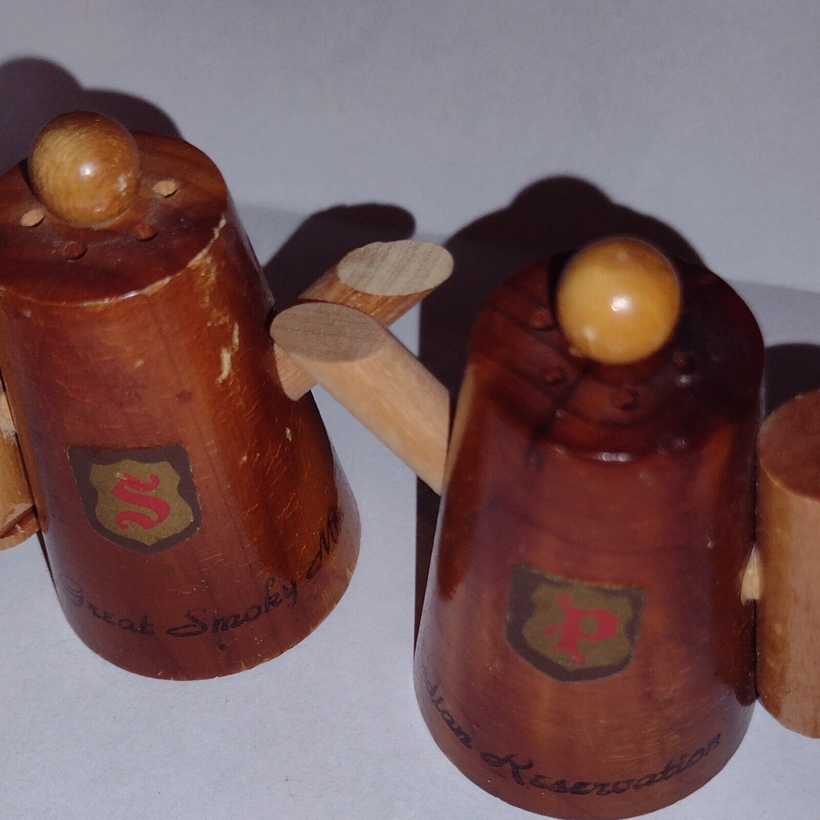 Cherokee Indian Reservation Souvenir S&P Shaker Set Vintage Salt PEPPER Coffee
