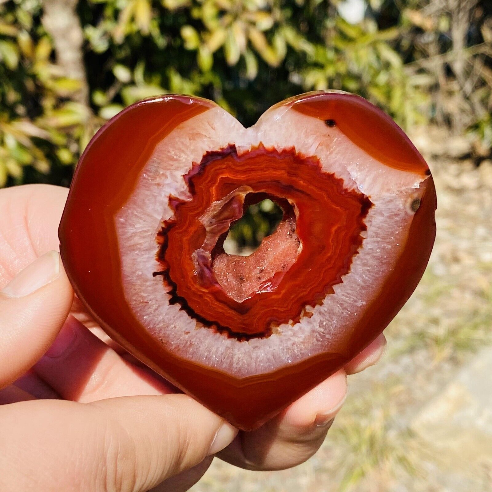 124g Natural beautiful heart-shaped agate crystal Hole Gem Reiki Healing