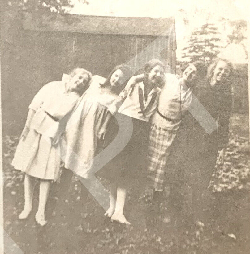 1910s AFFECTIONATE YOUNG SASSY SCHOOL GIRLS CUTE LEAN POSE Antique Photo OHIO