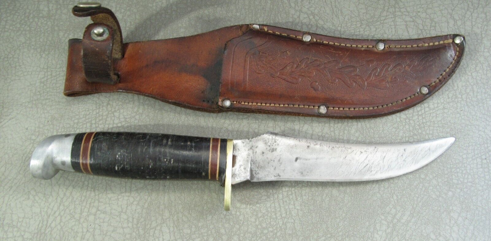 Western Cutlery L39 Hunting Knife w/Sheath, 1960\'s Boulder.