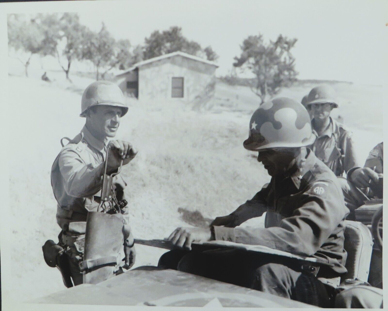WW2 ORIGINAL US ARMY PHOTO: M.G. MATTHEW RIDGWAY, 82D AIRBORNE DIV, SICILY 1943