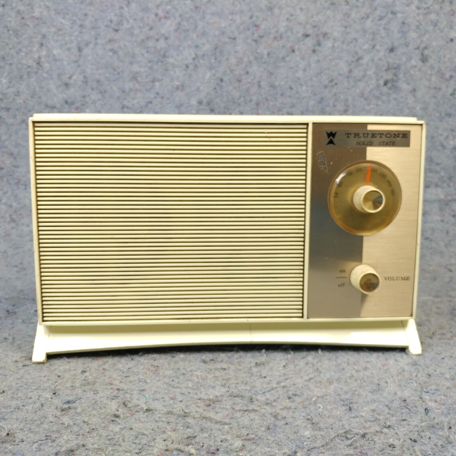 Truetone Tube Radio Model DC 1612 AM Vintage 1960s MCM Mid Century Cream White