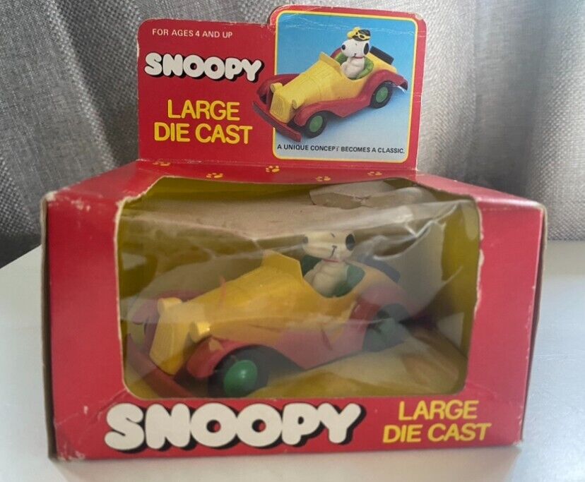 Snoopy Large Die Cast Classic Car