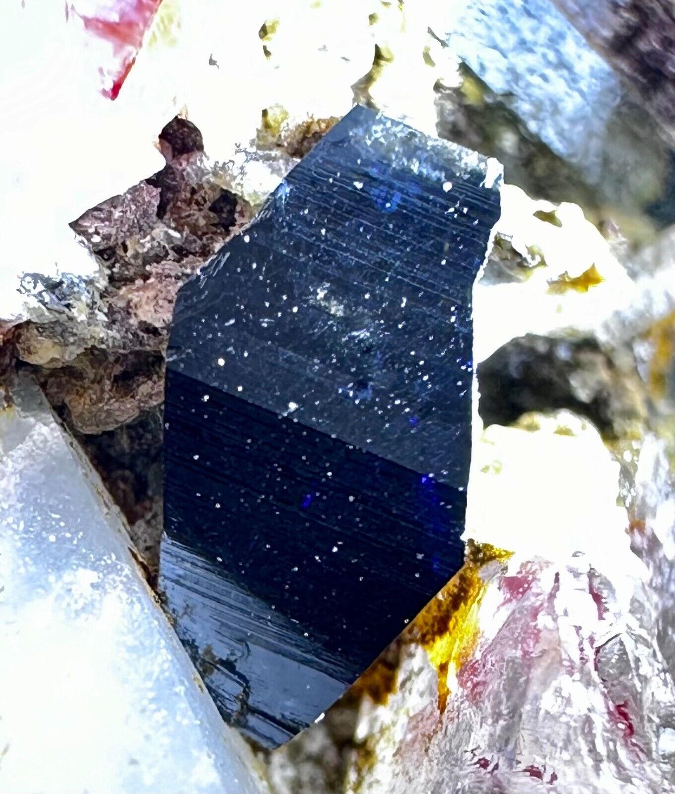 415 Ct Full Terminated Blue Shade Anatase Crystal On Quartz On Matrix @pak